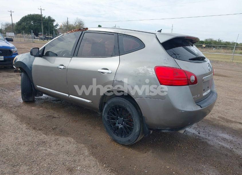 Photo 3 of 2013 Nissan Rogue S (VIN JN8AS5MT5DW508410)