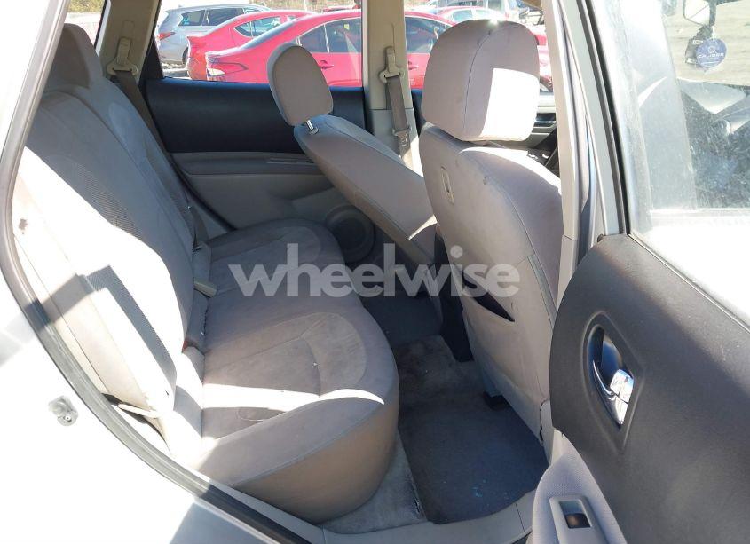 Photo 8 of 2013 Nissan Rogue S (VIN JN8AS5MT5DW509265)