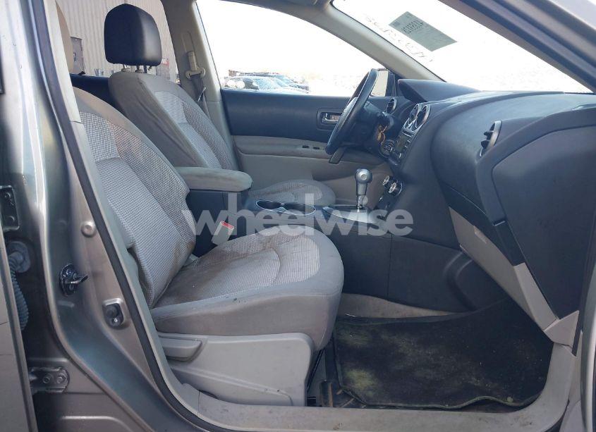 Photo 5 of 2013 Nissan Rogue SV (VIN JN8AS5MT5DW514255)