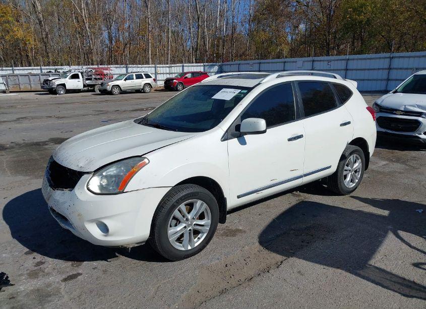 Photo 2 of 2013 Nissan Rogue SV (VIN JN8AS5MT5DW521738)