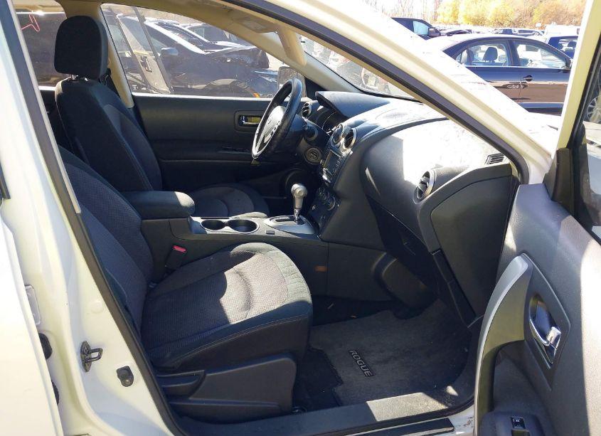 Photo 5 of 2013 Nissan Rogue SV (VIN JN8AS5MT5DW521738)