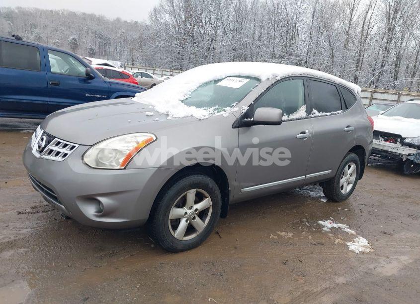 Photo 2 of 2013 Nissan Rogue S (VIN JN8AS5MT5DW541245)