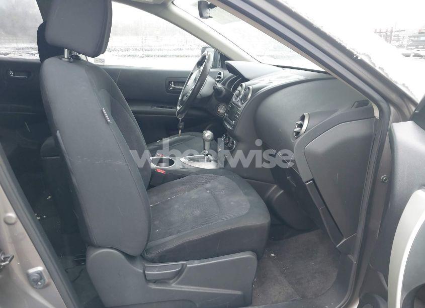 Photo 5 of 2013 Nissan Rogue S (VIN JN8AS5MT5DW541245)