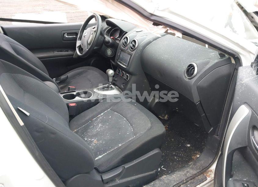 Photo 5 of 2013 Nissan Rogue S (VIN JN8AS5MT5DW545568)