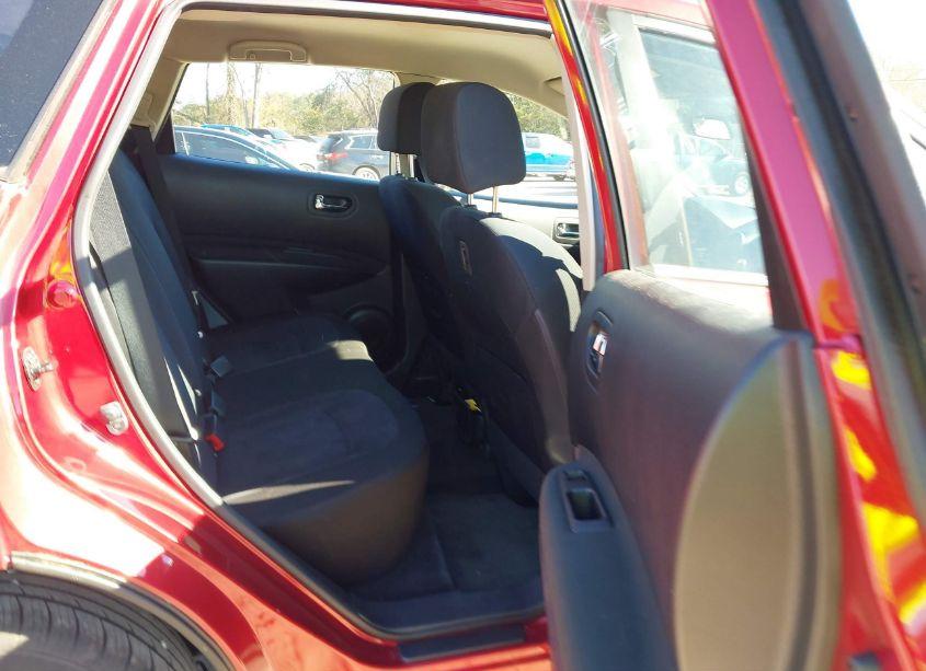 Photo 8 of 2013 Nissan Rogue S (VIN JN8AS5MT5DW546817)