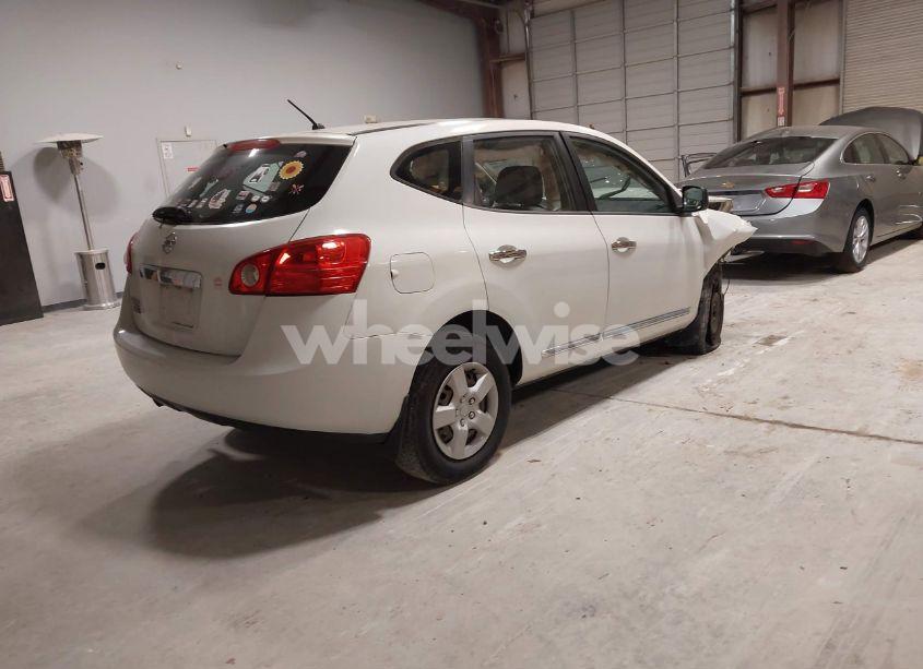 Photo 4 of 2014 Nissan Rogue SELECT S (VIN JN8AS5MT5EW100362)