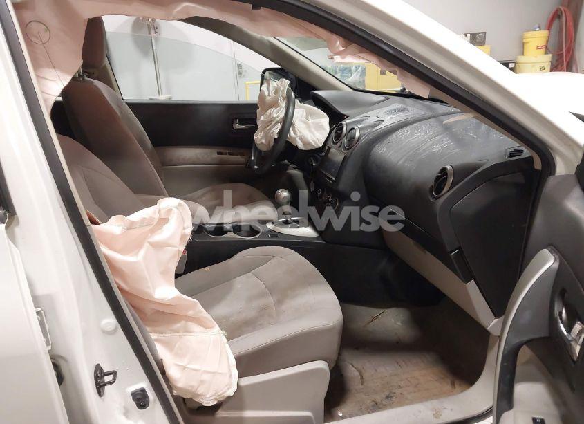 Photo 5 of 2014 Nissan Rogue SELECT S (VIN JN8AS5MT5EW100362)