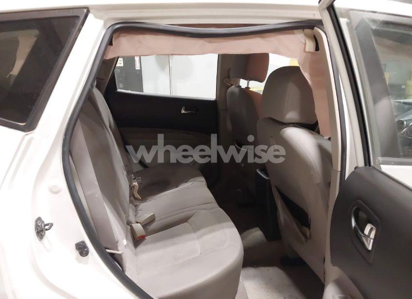 Photo 8 of 2014 Nissan Rogue SELECT S (VIN JN8AS5MT5EW100362)