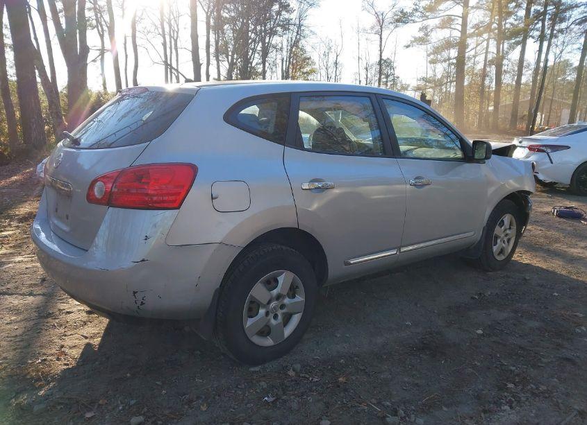 Photo 4 of 2014 Nissan Rogue SELECT S (VIN JN8AS5MT5EW100619)