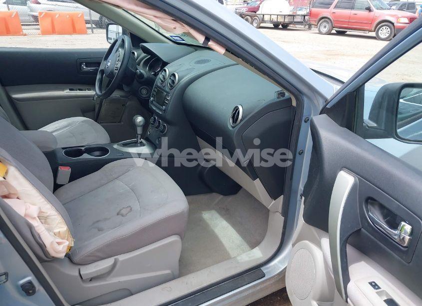 Photo 5 of 2014 Nissan Rogue SELECT S (VIN JN8AS5MT5EW103150)