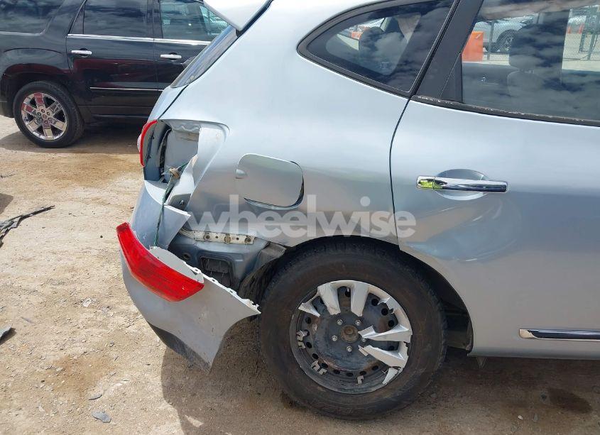 Photo 6 of 2014 Nissan Rogue SELECT S (VIN JN8AS5MT5EW103150)