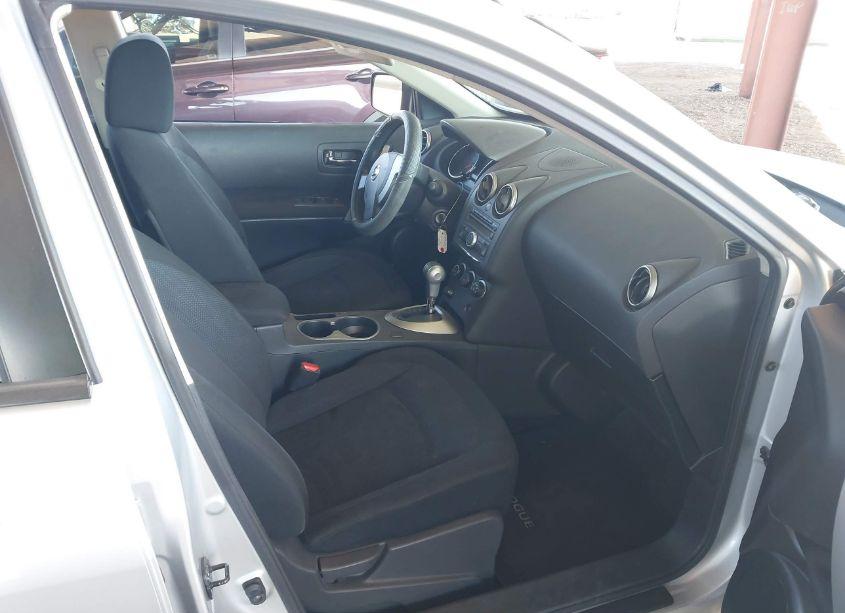 Photo 5 of 2014 Nissan Rogue SELECT S (VIN JN8AS5MT5EW607469)