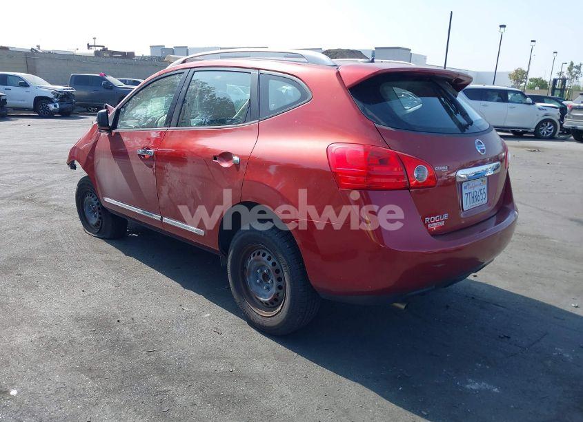 Photo 3 of 2014 Nissan Rogue SELECT S (VIN JN8AS5MT5EW625079)