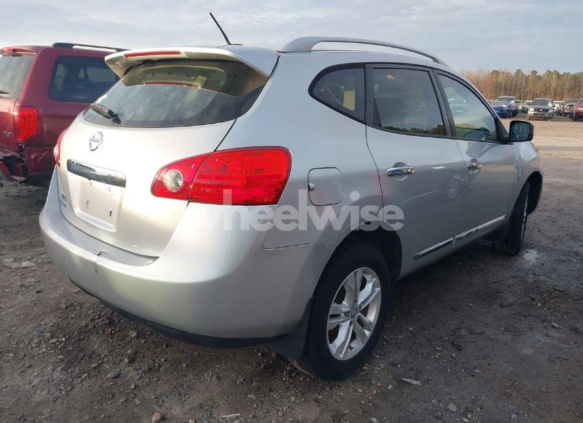 Photo 4 of 2015 Nissan Rogue SELECT S (VIN JN8AS5MT5FW157713)