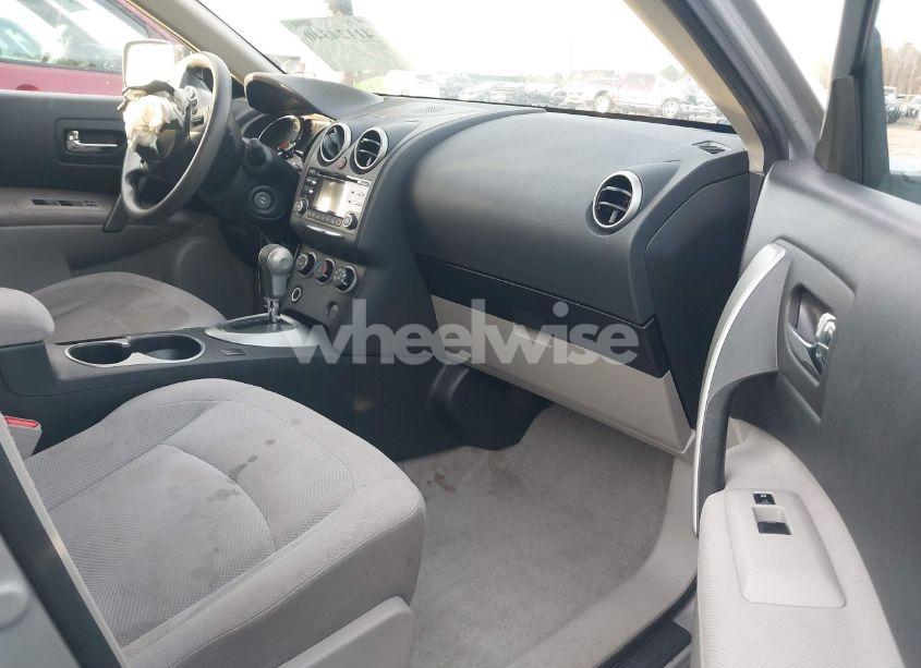 Photo 5 of 2015 Nissan Rogue SELECT S (VIN JN8AS5MT5FW157713)