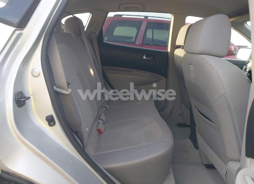 Photo 8 of 2015 Nissan Rogue SELECT S (VIN JN8AS5MT5FW157713)