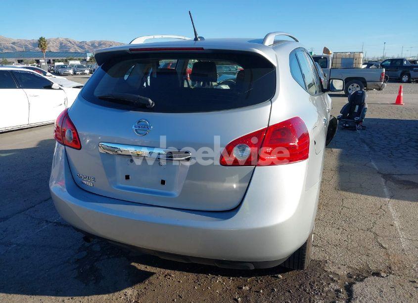 Photo 16 of 2015 Nissan Rogue SELECT S (VIN JN8AS5MT5FW658293)