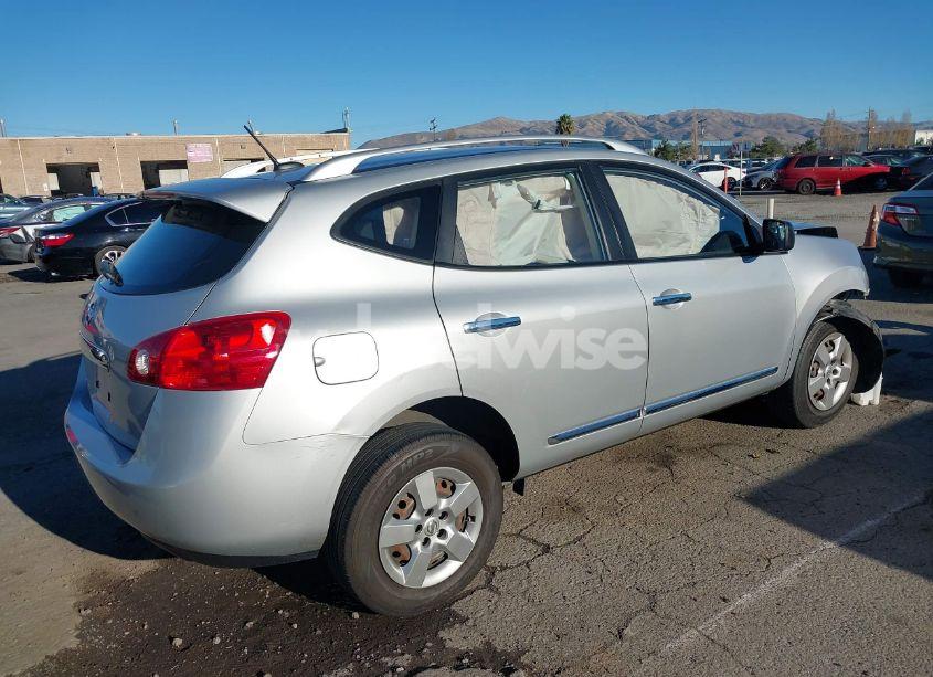 Photo 4 of 2015 Nissan Rogue SELECT S (VIN JN8AS5MT5FW658293)