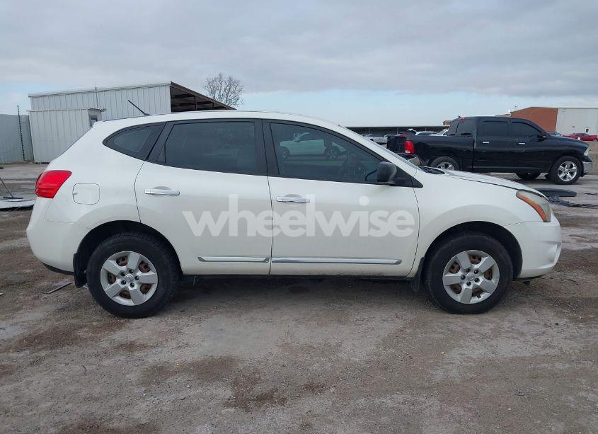 Photo 13 of 2015 Nissan Rogue SELECT S (VIN JN8AS5MT5FW671657)
