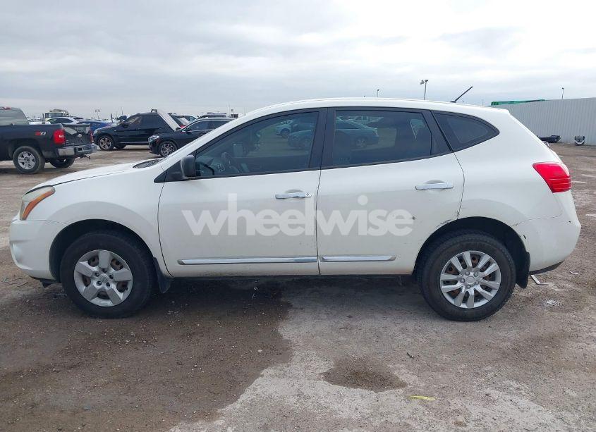 Photo 14 of 2015 Nissan Rogue SELECT S (VIN JN8AS5MT5FW671657)