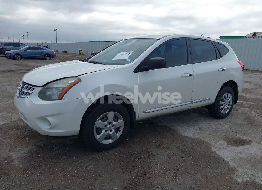 Photo 2 of 2015 Nissan Rogue SELECT S (VIN JN8AS5MT5FW671657)