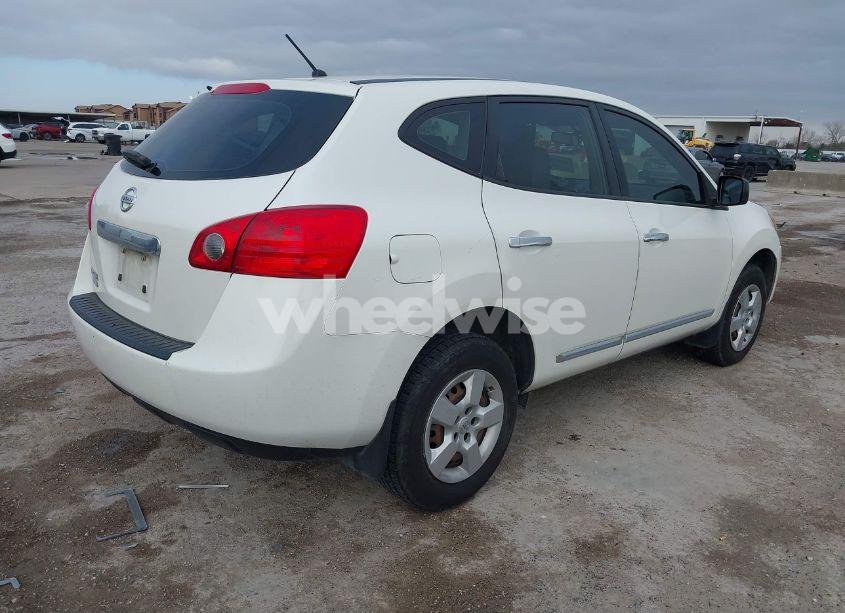 Photo 4 of 2015 Nissan Rogue SELECT S (VIN JN8AS5MT5FW671657)