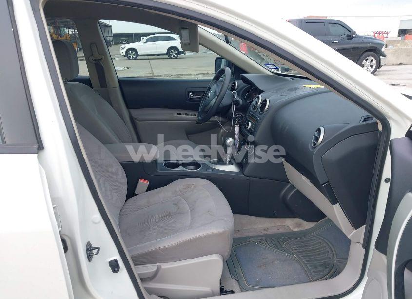 Photo 5 of 2015 Nissan Rogue SELECT S (VIN JN8AS5MT5FW671657)