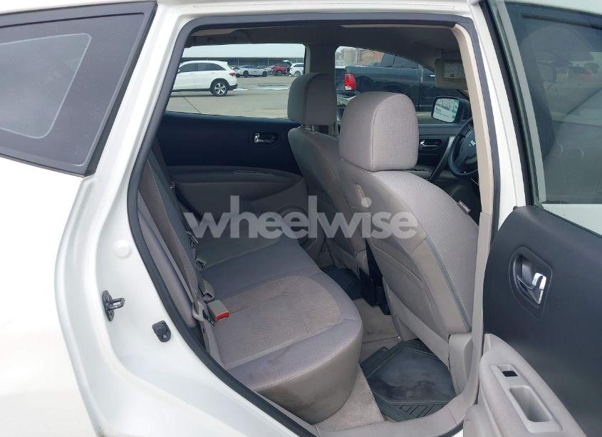 Photo 8 of 2015 Nissan Rogue SELECT S (VIN JN8AS5MT5FW671657)