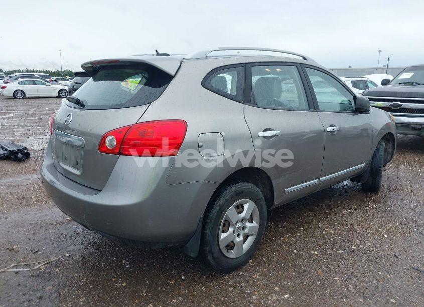 Photo 4 of 2015 Nissan Rogue SELECT S (VIN JN8AS5MT5FW672212)