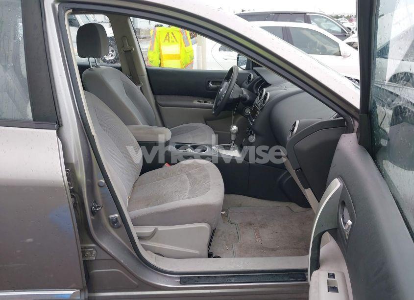 Photo 5 of 2015 Nissan Rogue SELECT S (VIN JN8AS5MT5FW672212)