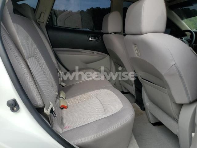 Photo 5 of 2010 NISSAN ROGUE S (VIN JN8AS5MT6AW503860)