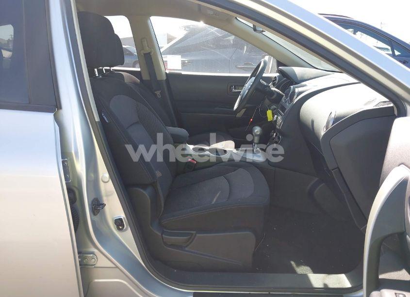 Photo 5 of 2010 Nissan Rogue SL (VIN JN8AS5MT6AW507505)