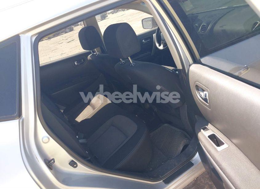 Photo 8 of 2011 Nissan Rogue SV (VIN JN8AS5MT6BW569522)