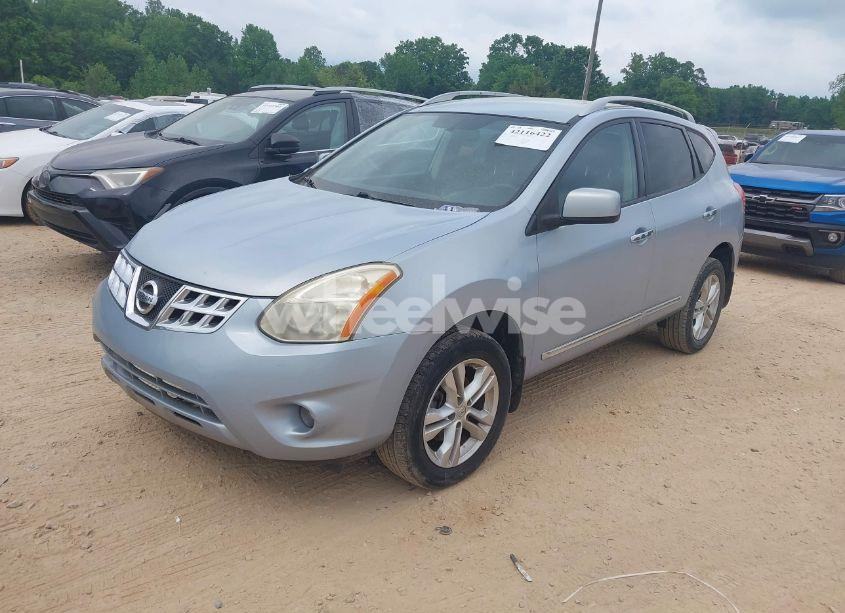 Photo 2 of 2013 Nissan Rogue SV (VIN JN8AS5MT6DW009910)