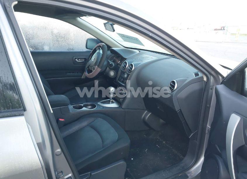 Photo 5 of 2013 Nissan Rogue S (VIN JN8AS5MT6DW013987)