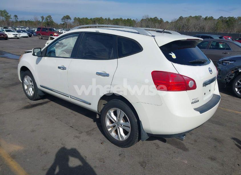 Photo 3 of 2013 Nissan Rogue SV (VIN JN8AS5MT6DW020034)