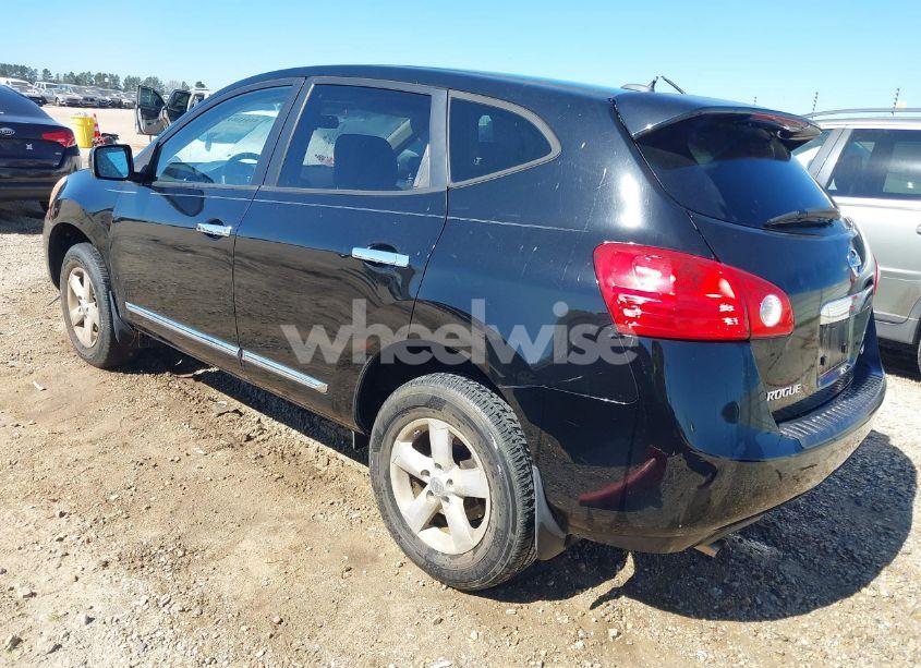 Photo 3 of 2013 Nissan Rogue S (VIN JN8AS5MT6DW509839)