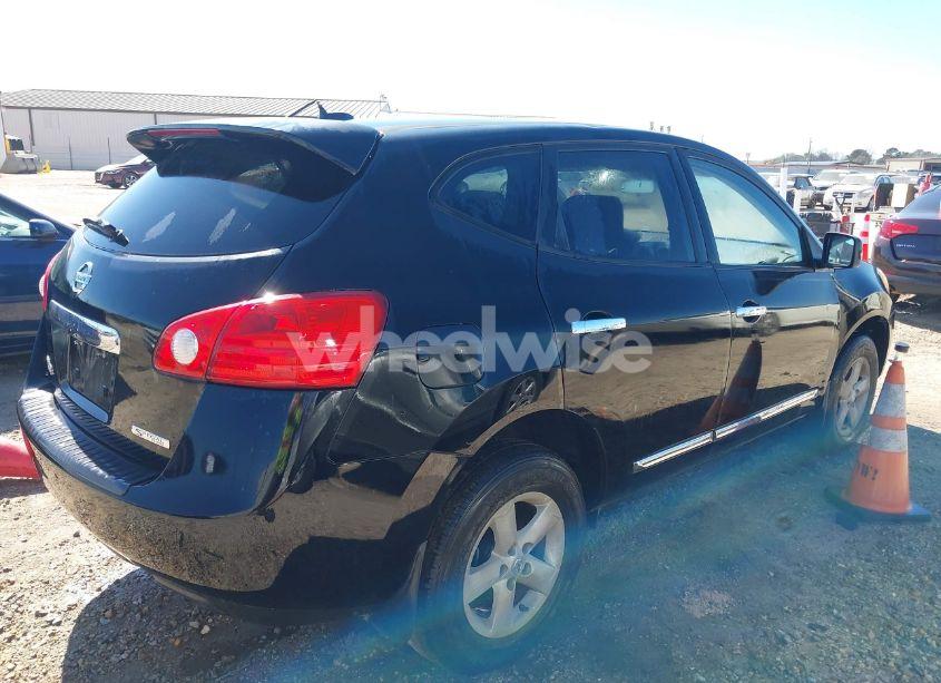 Photo 4 of 2013 Nissan Rogue S (VIN JN8AS5MT6DW509839)