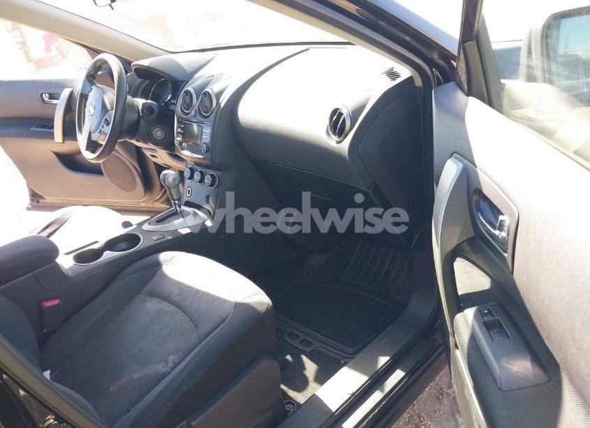 Photo 5 of 2013 Nissan Rogue S (VIN JN8AS5MT6DW509839)