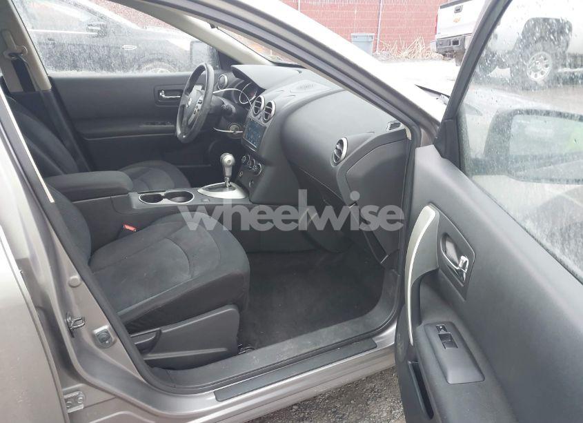 Photo 5 of 2013 Nissan Rogue S (VIN JN8AS5MT6DW529668)