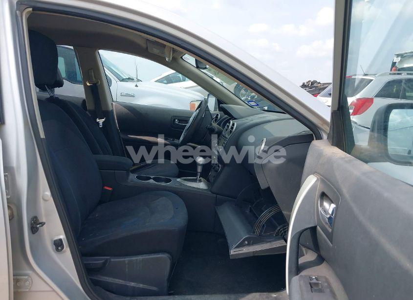 Photo 5 of 2013 Nissan Rogue S (VIN JN8AS5MT6DW549418)