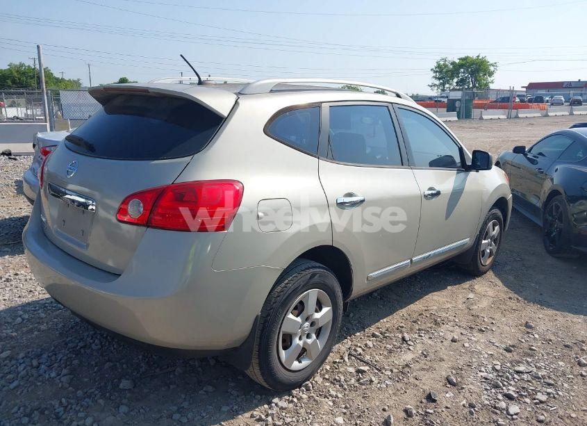 Photo 4 of 2014 Nissan Rogue SELECT S (VIN JN8AS5MT6EW101097)