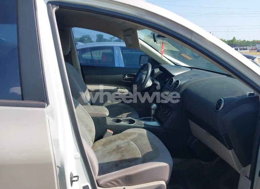 Photo 5 of 2014 Nissan Rogue SELECT S (VIN JN8AS5MT6EW101097)