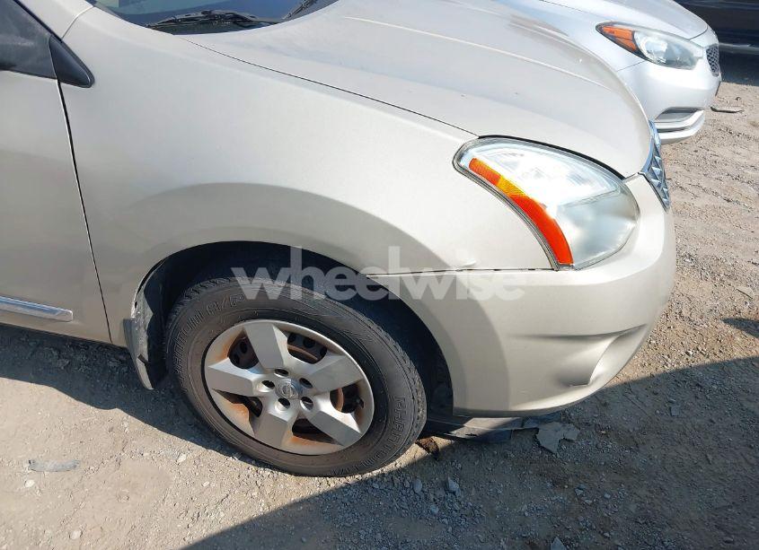 Photo 6 of 2014 Nissan Rogue SELECT S (VIN JN8AS5MT6EW101097)