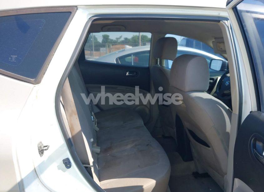 Photo 8 of 2014 Nissan Rogue SELECT S (VIN JN8AS5MT6EW101097)