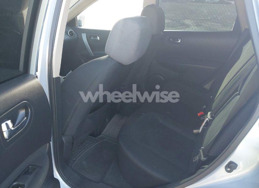 Photo 8 of 2015 Nissan Rogue SELECT S (VIN JN8AS5MT6FW151709)