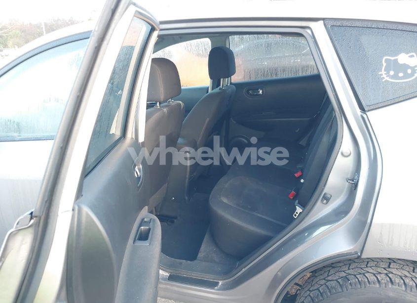 Photo 8 of 2010 Nissan Rogue S (VIN JN8AS5MT7AW004601)