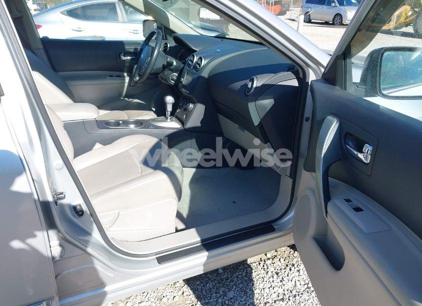 Photo 5 of 2011 Nissan Rogue SV (VIN JN8AS5MT7BW571232)