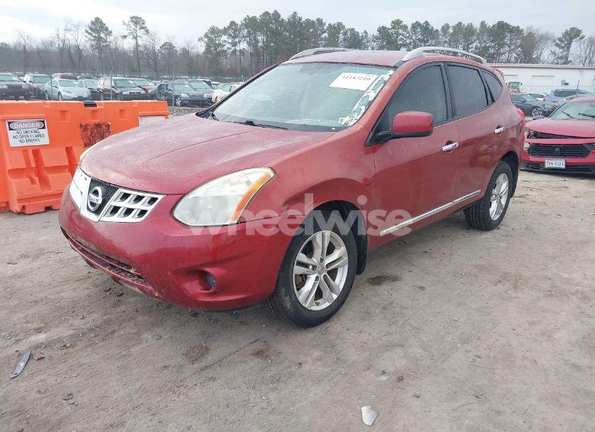 Photo 2 of 2013 Nissan Rogue SV (VIN JN8AS5MT7DW008880)