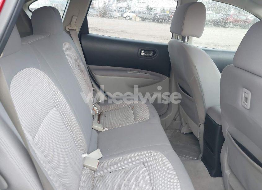 Photo 8 of 2013 Nissan Rogue SV (VIN JN8AS5MT7DW008880)